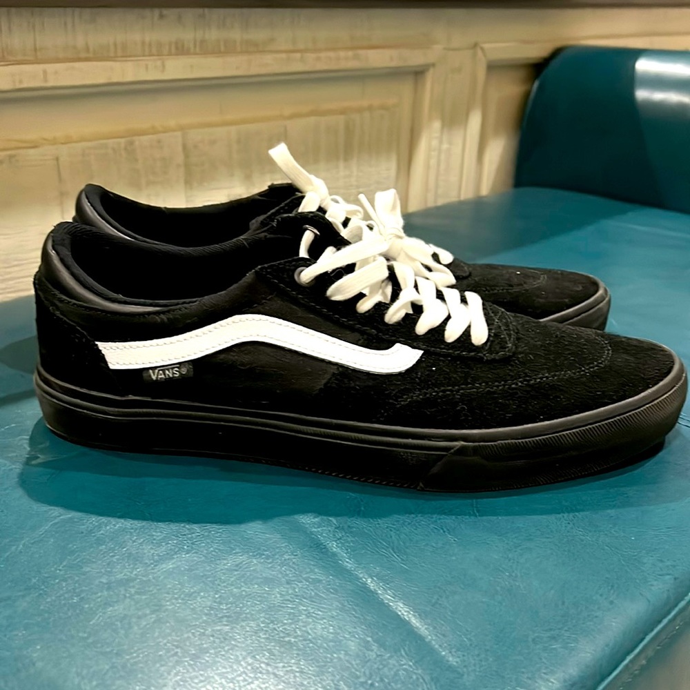 Men’s Size 11, Vans Gilbert Crockett Shoes, Black and White